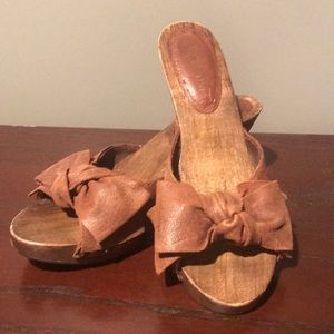 NWT Gianni Bini Wooden Peep Toe Heels Size 8.5